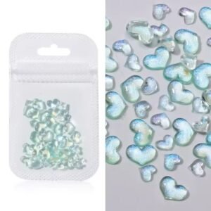 Adorno uñas , corazones verdes